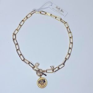 Stella Rose London 18 KT Gold Plated Necklace Toggle Closure Lion Pendant/Pearls